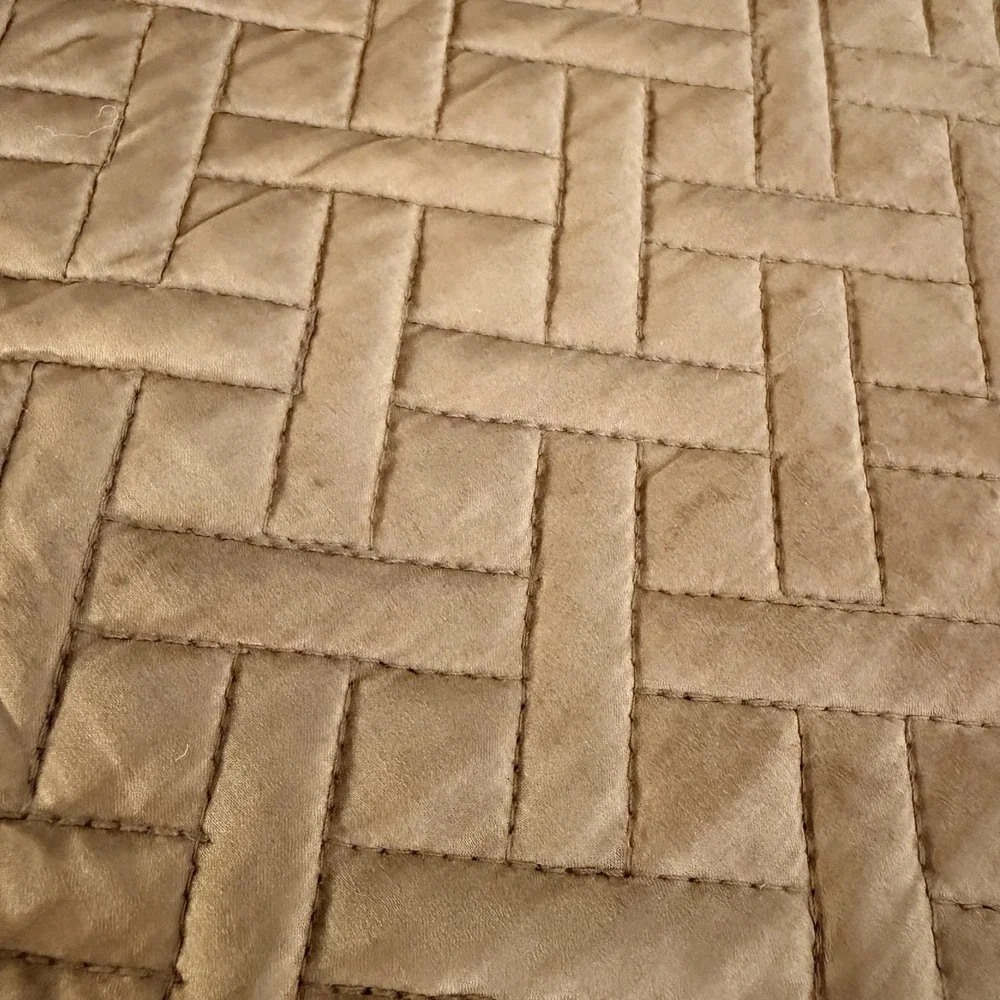 Fieldcrest Euro Pillow Shams Set Of 2 Gold Quilted Satin Geometric Pattern Soft